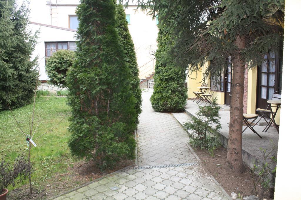 Penzión Oáza Nagyszombat Kültér fotó